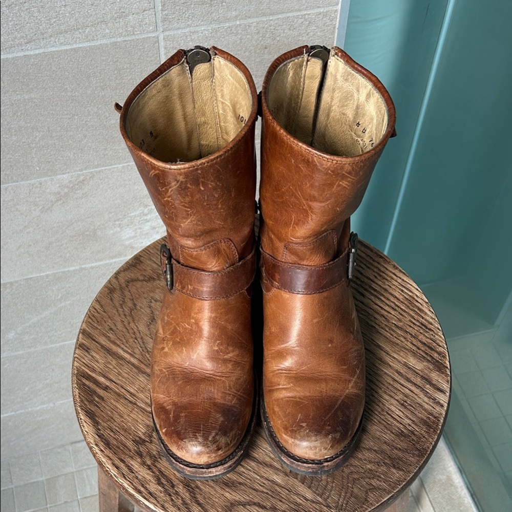 Frye Veronica Back Zip Boots